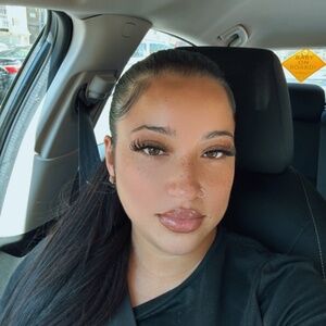 Meet your Posher, Destine